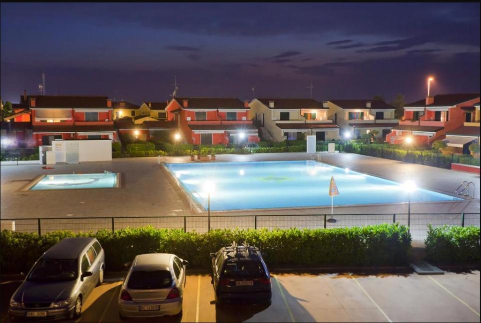 Iris 20 In Posizione Strategica, Indipendente, All'Interno Del Villaggio Dei Fiori Caorle Zewnętrze zdjęcie