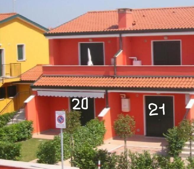 Iris 20 In Posizione Strategica, Indipendente, All'Interno Del Villaggio Dei Fiori Caorle Zewnętrze zdjęcie
