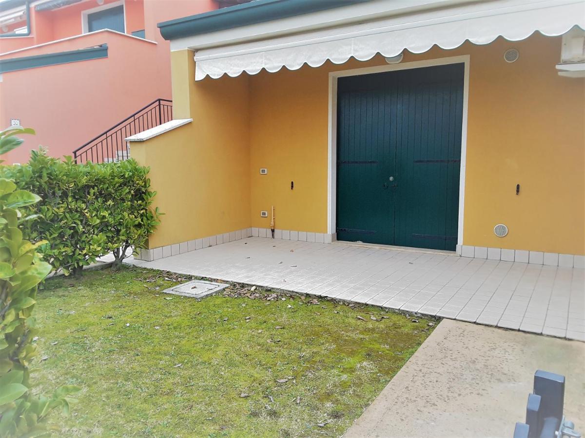 Iris 20 In Posizione Strategica, Indipendente, All'Interno Del Villaggio Dei Fiori Caorle Zewnętrze zdjęcie