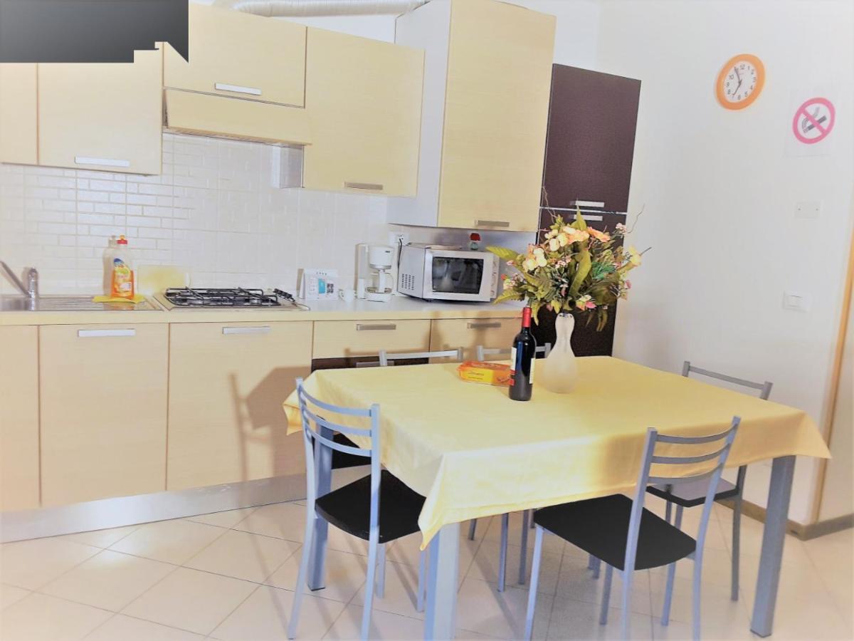 Iris 20 In Posizione Strategica, Indipendente, All'Interno Del Villaggio Dei Fiori Caorle Zewnętrze zdjęcie